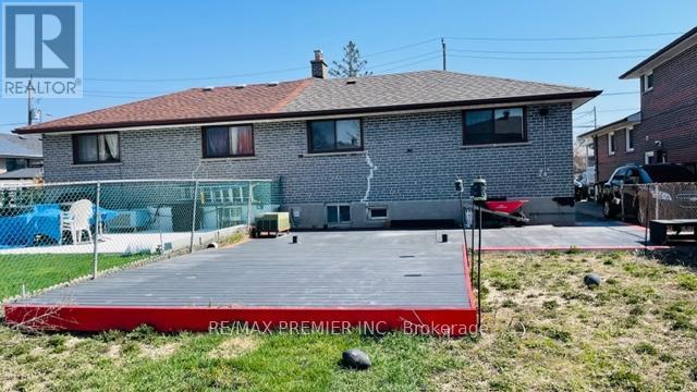 102 Northover Street, Toronto, ON - Outdoor