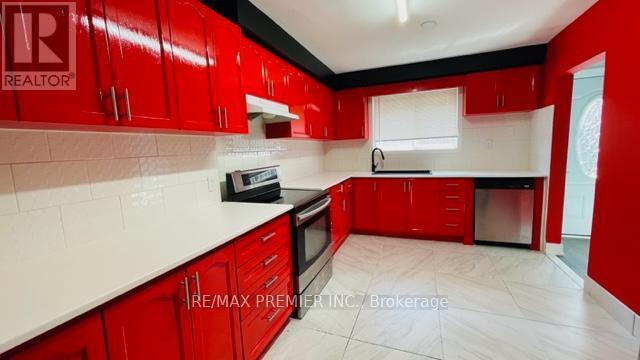 102 Northover Street, Toronto, ON - Indoor Photo Showing Kitchen
