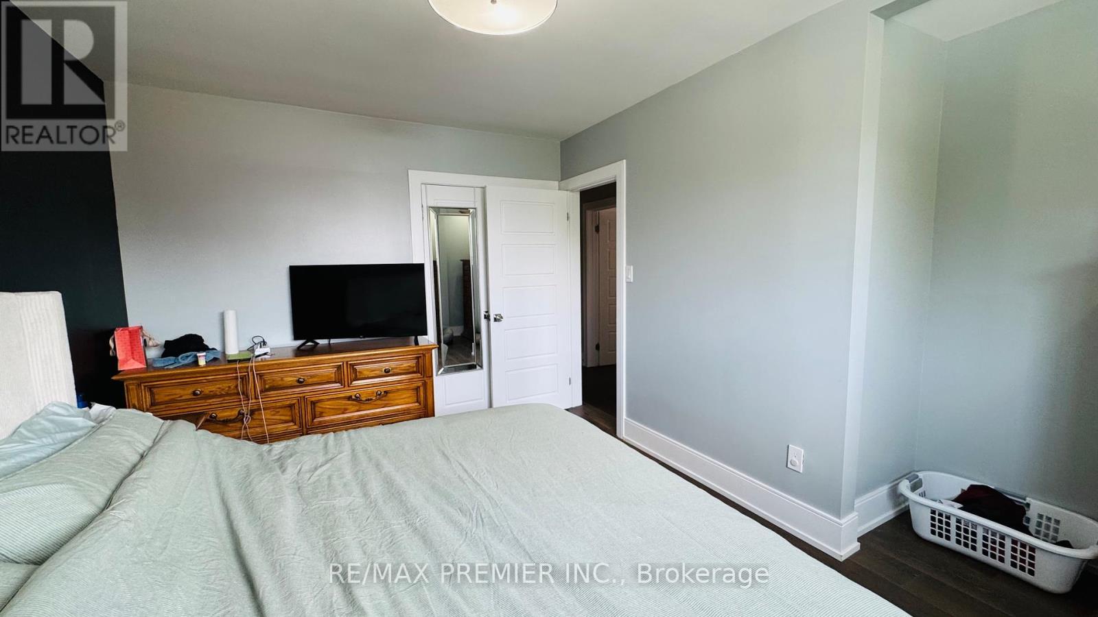 102 Northover Street, Toronto, ON - Indoor Photo Showing Bedroom