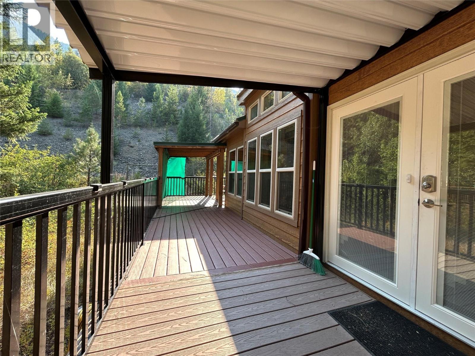 4835 Paradise Valley Drive Unit# 33, Peachland, BC