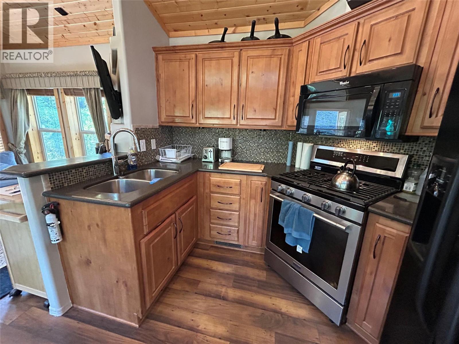 4835 Paradise Valley Drive Unit# 33, Peachland, BC