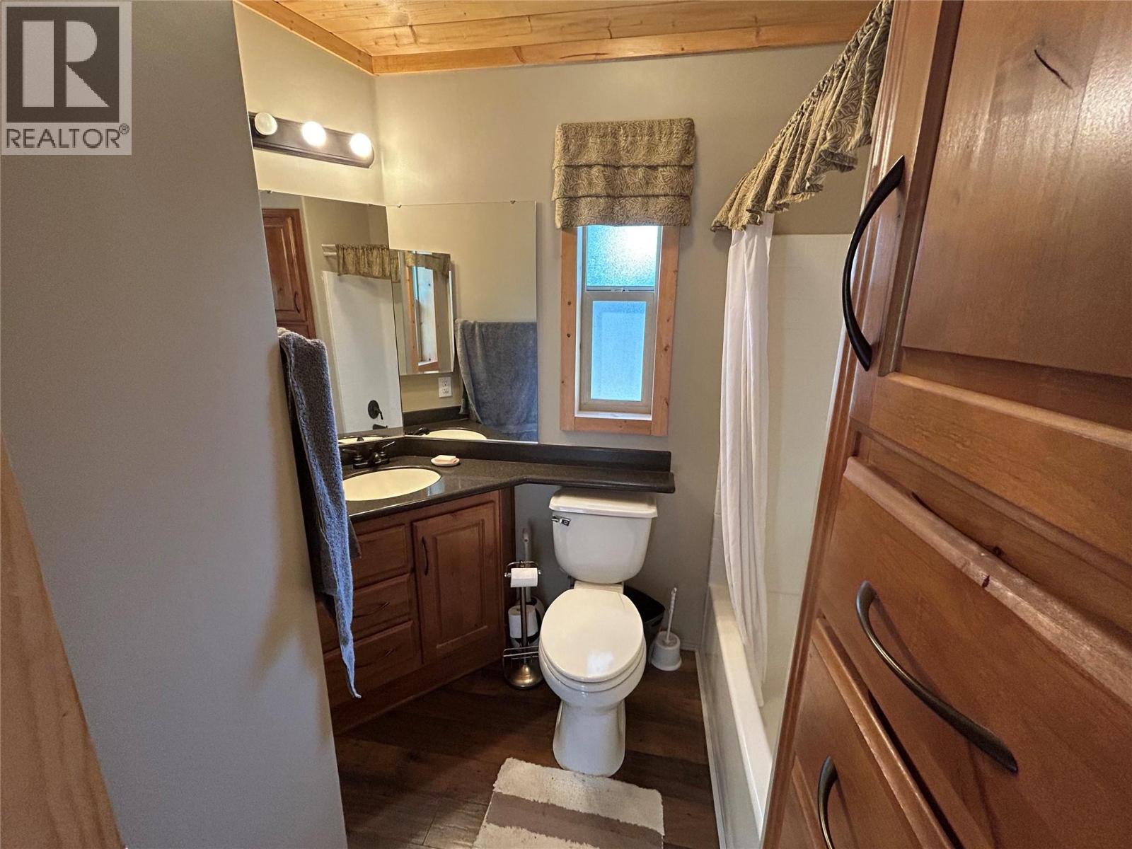 4835 Paradise Valley Drive Unit# 33, Peachland, BC