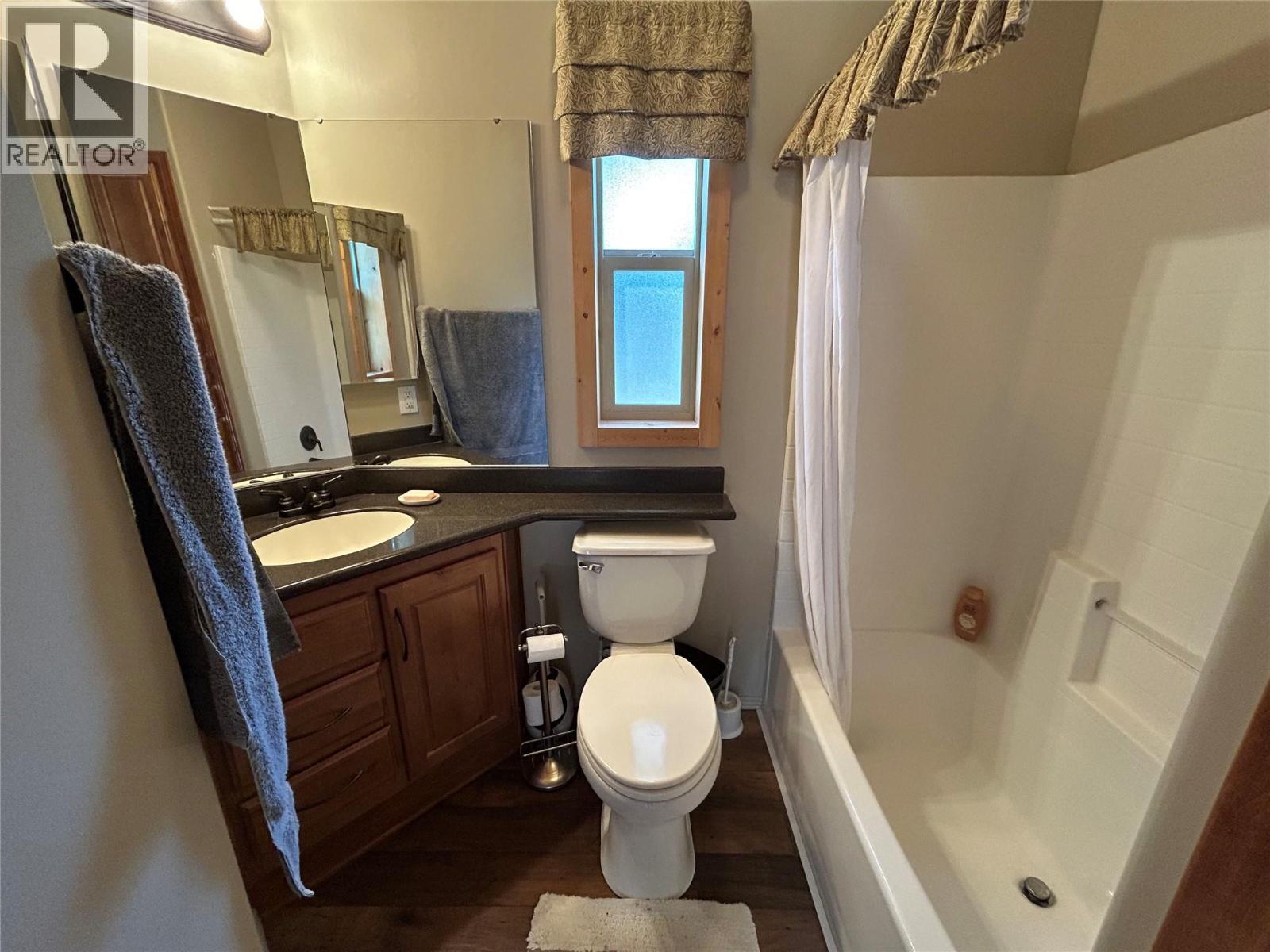 4835 Paradise Valley Drive Unit# 33, Peachland, BC