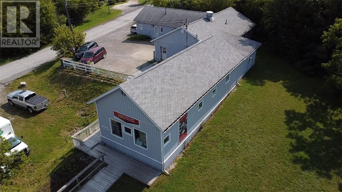 17 Campbell Street E, Little Current, ON