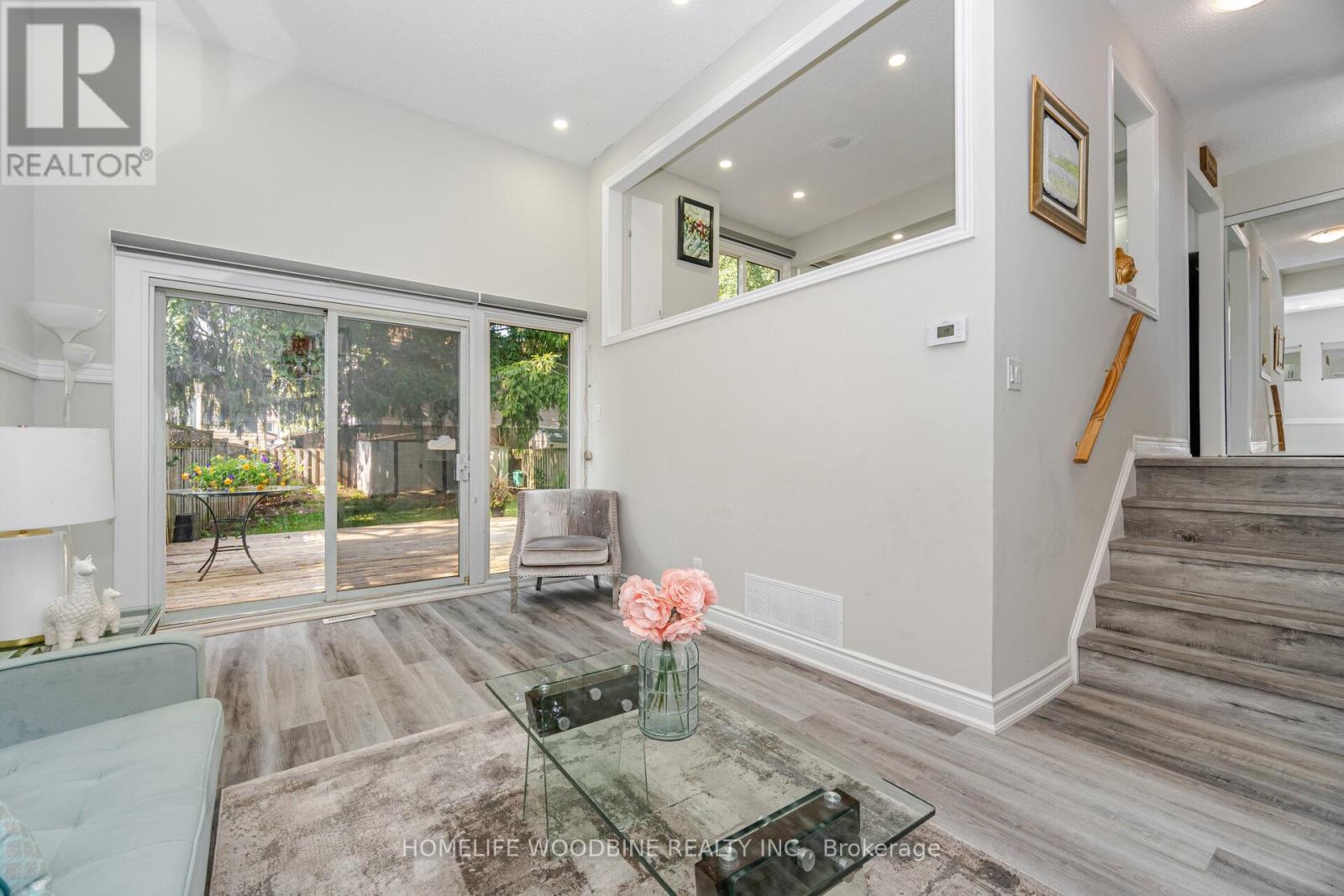 22 Highview Trail, Brampton, ON - Indoor