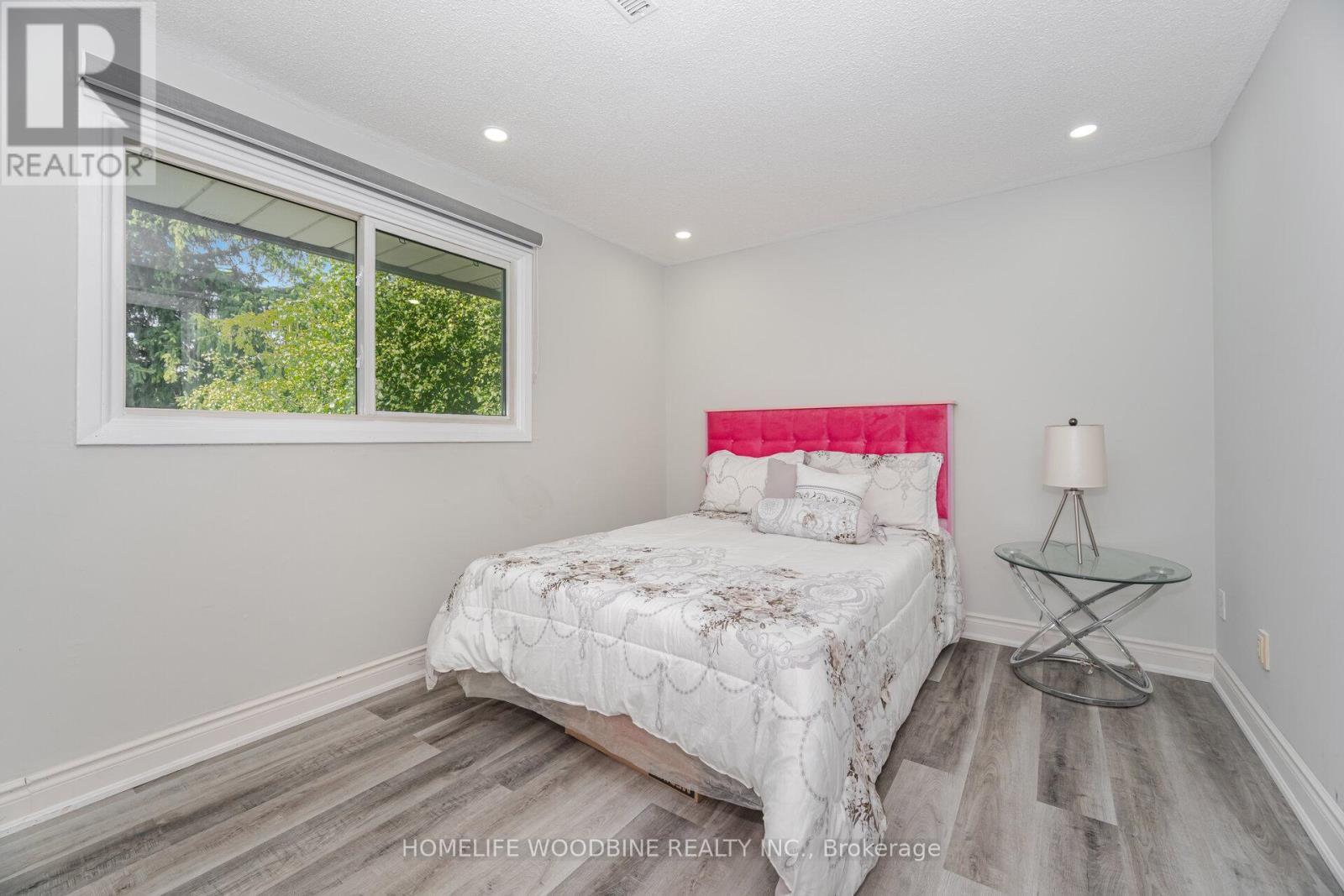 22 Highview Trail, Brampton, ON - Indoor Photo Showing Bedroom