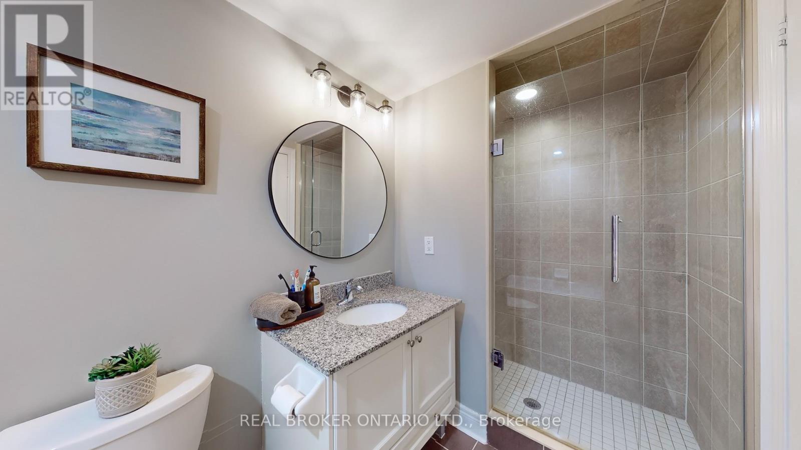 415 - 701 Sheppard Avenue W, Toronto, ON - Indoor Photo Showing Bathroom