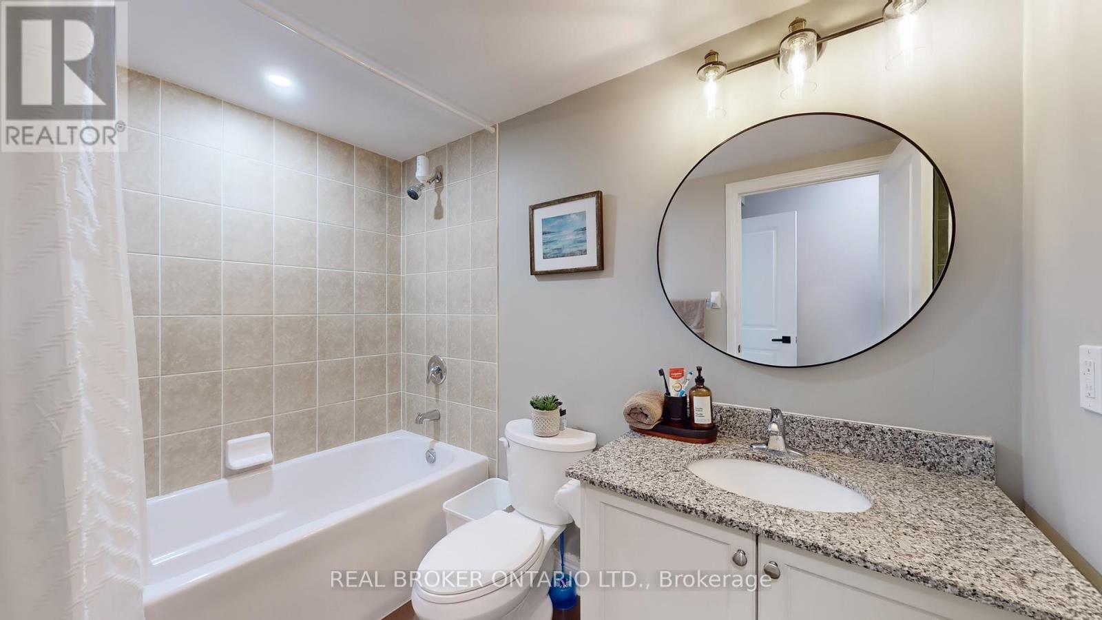 415 - 701 Sheppard Avenue W, Toronto, ON - Indoor Photo Showing Bathroom