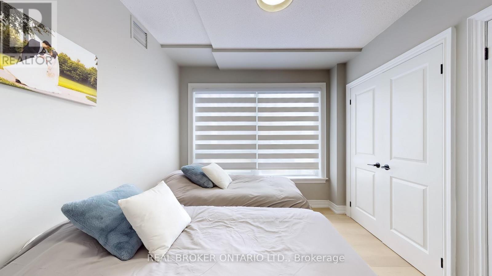 415 - 701 Sheppard Avenue W, Toronto, ON - Indoor Photo Showing Bedroom