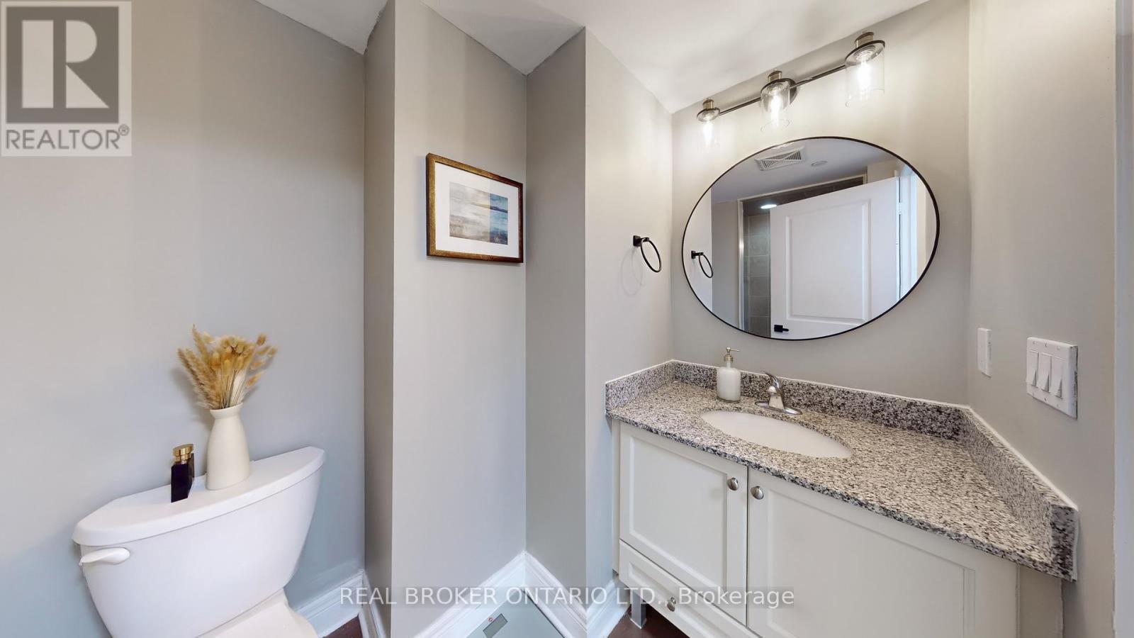 415 - 701 Sheppard Avenue W, Toronto, ON - Indoor Photo Showing Bathroom