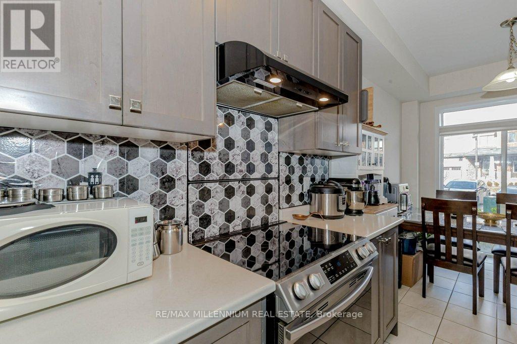 31 - 8273 Tulip Tree Drive, Niagara Falls, ON - Indoor Photo Showing Other Room