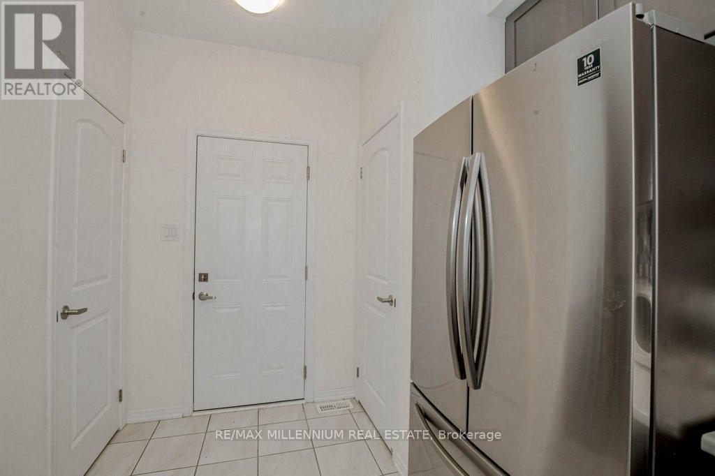 31 - 8273 Tulip Tree Drive, Niagara Falls, ON - Indoor Photo Showing Other Room