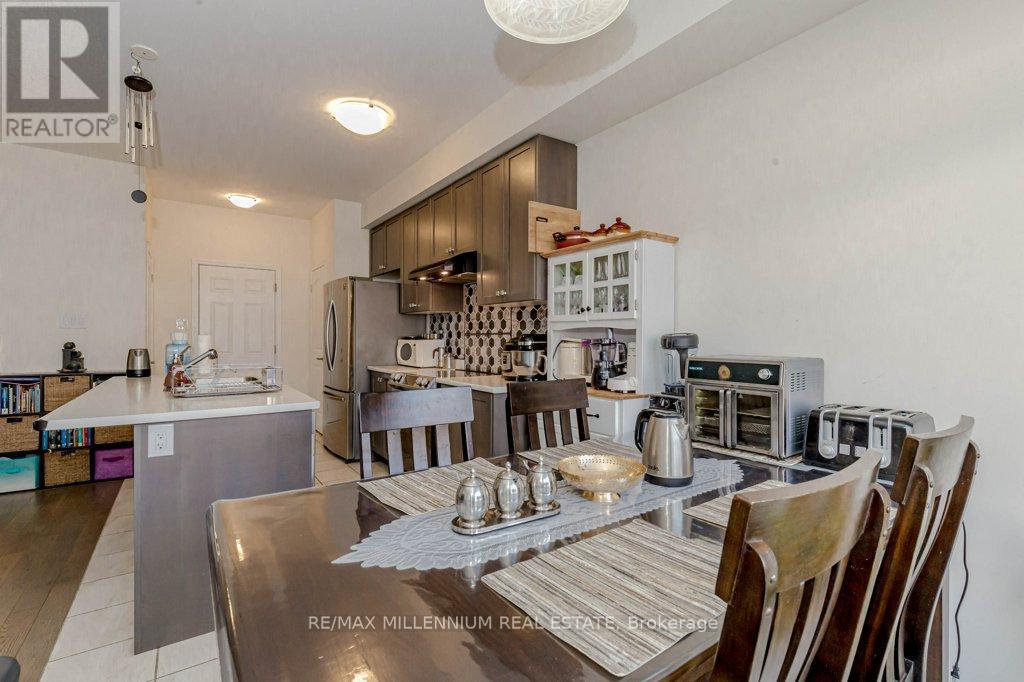 31 - 8273 Tulip Tree Drive, Niagara Falls, ON - Indoor Photo Showing Dining Room