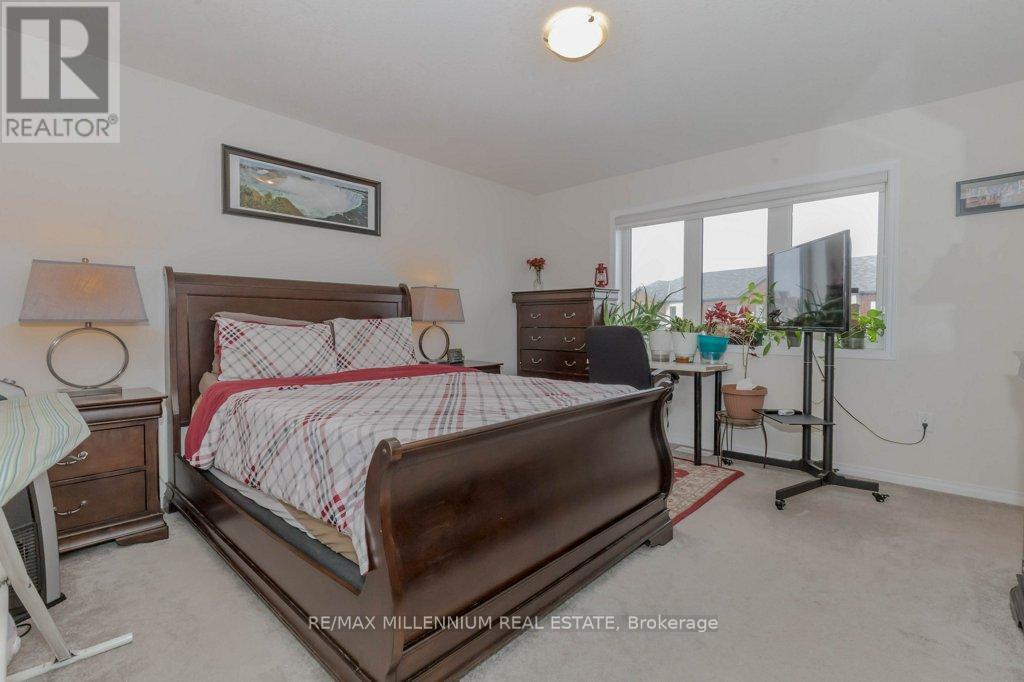 31 - 8273 Tulip Tree Drive, Niagara Falls, ON - Indoor Photo Showing Bedroom