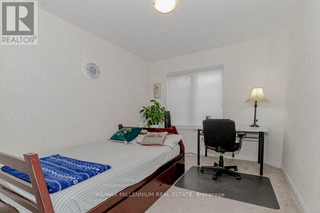 31 - 8273 Tulip Tree Drive, Niagara Falls, ON - Indoor Photo Showing Bedroom