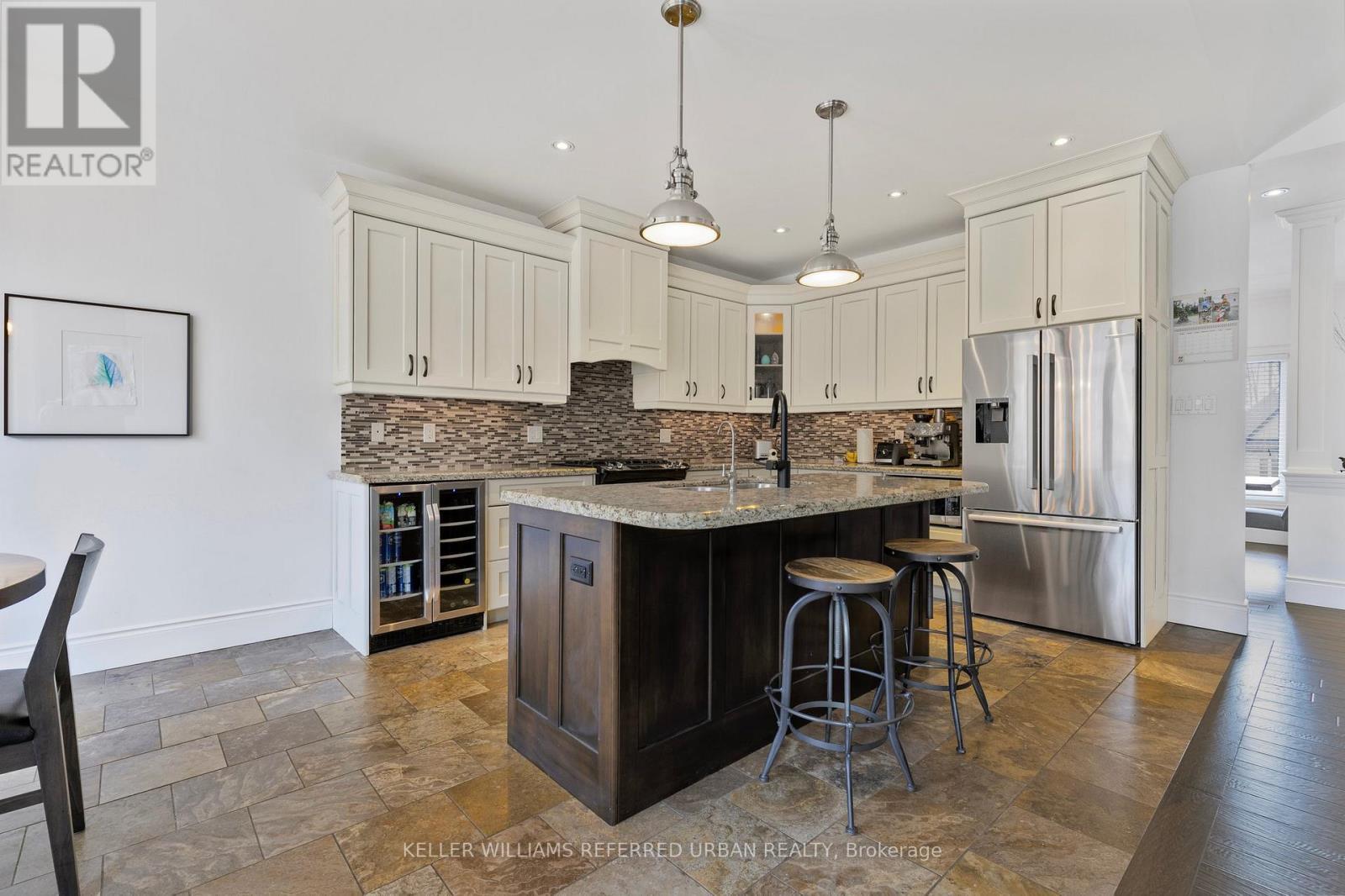 25 Heron Boulevard, Springwater, ON - Indoor Photo Showing Kitchen With Stainless Steel Kitchen With Upgraded Kitchen