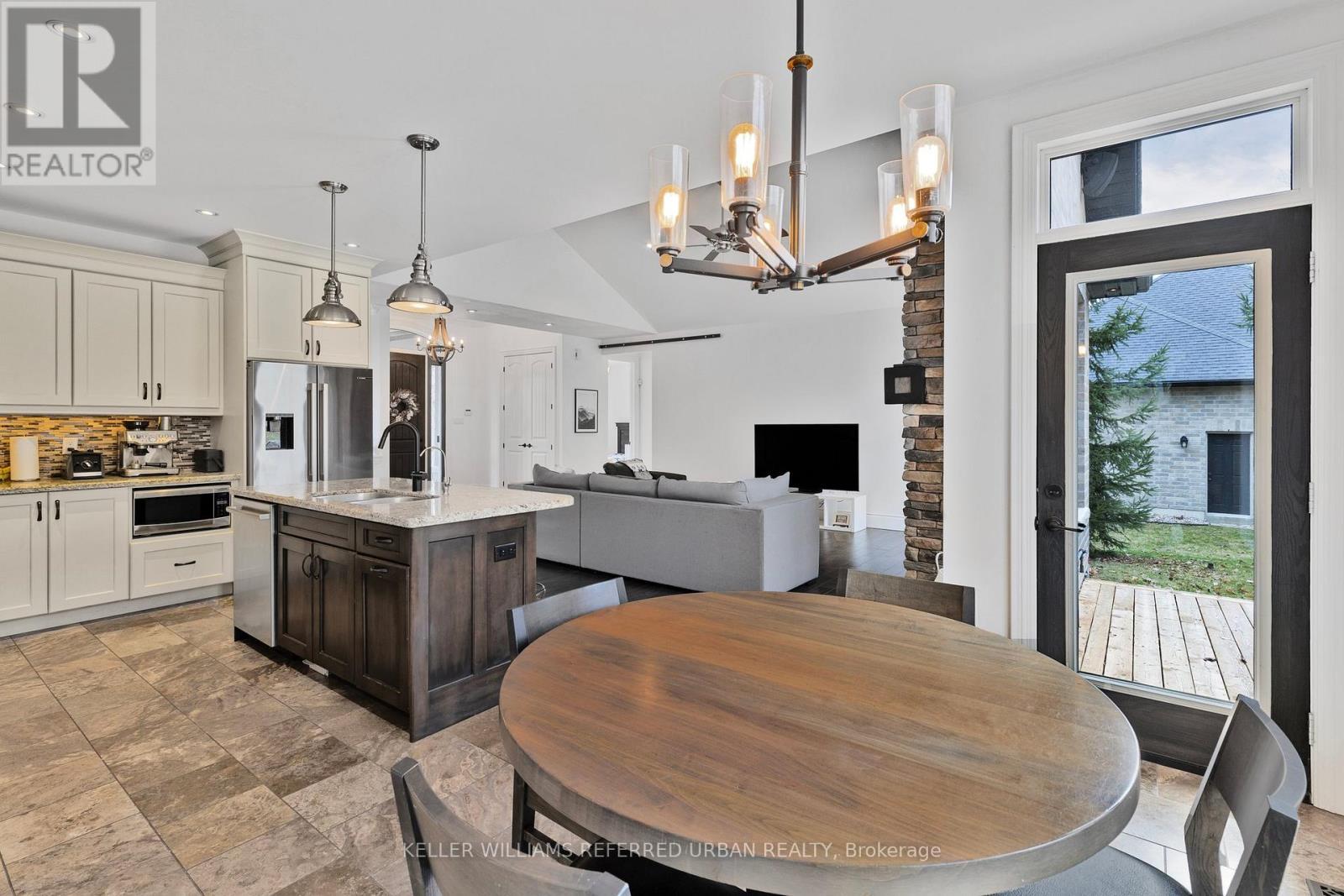 25 Heron Boulevard, Springwater, ON - Indoor