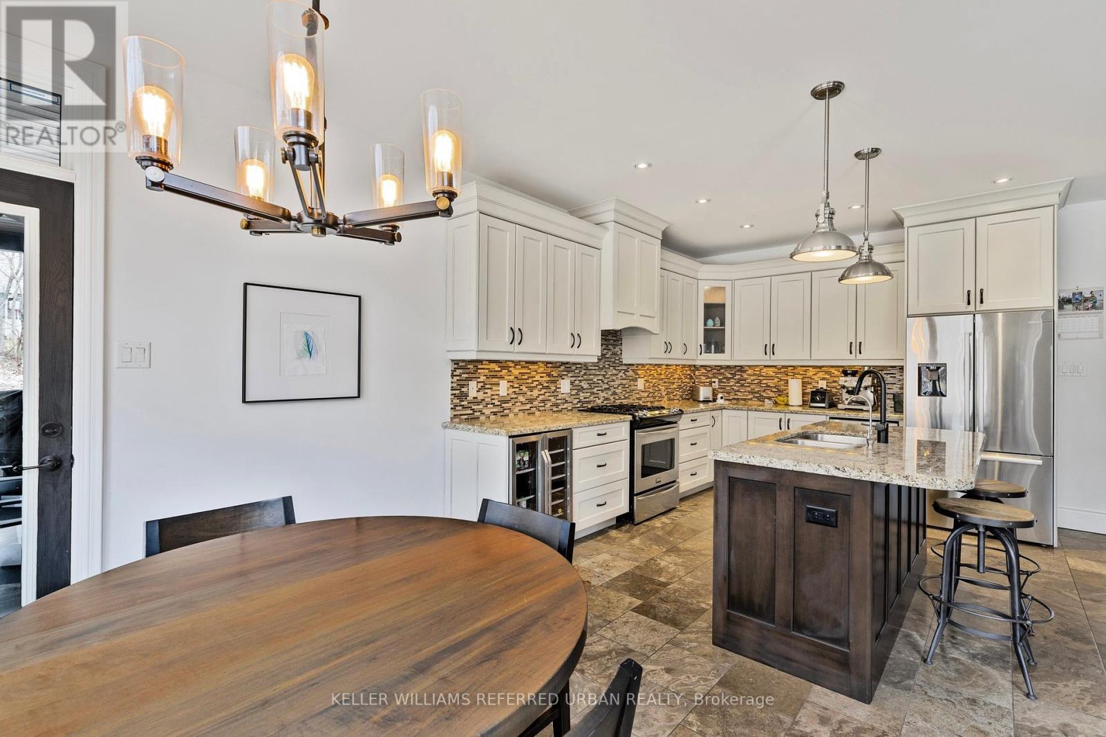 25 Heron Boulevard, Springwater, ON - Indoor