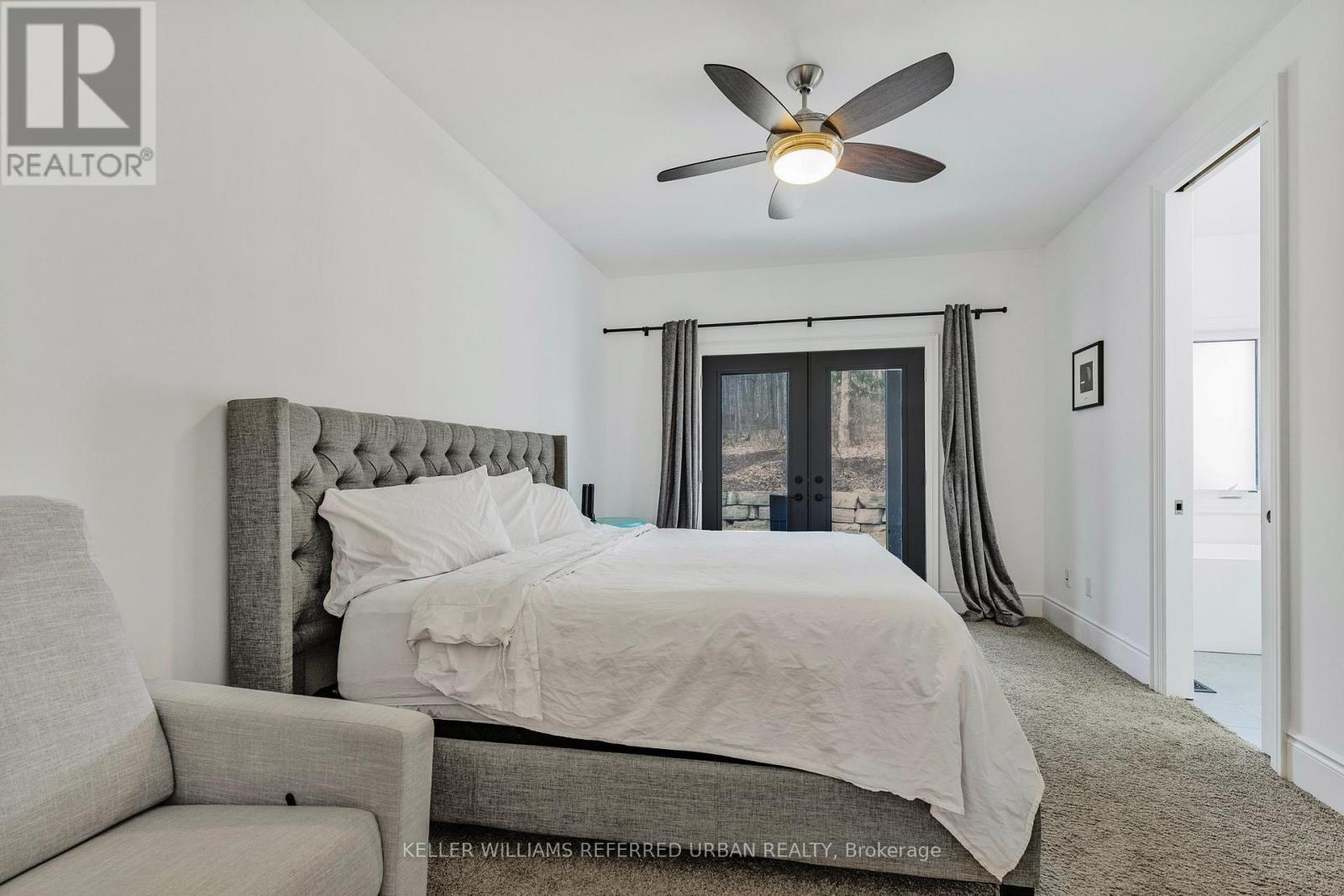 25 Heron Boulevard, Springwater, ON - Indoor Photo Showing Bedroom