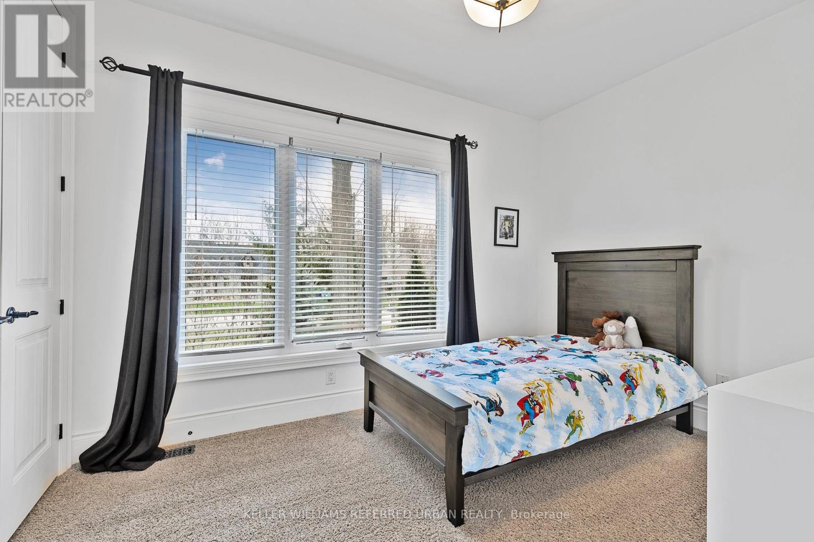 25 Heron Boulevard, Springwater, ON - Indoor Photo Showing Bedroom