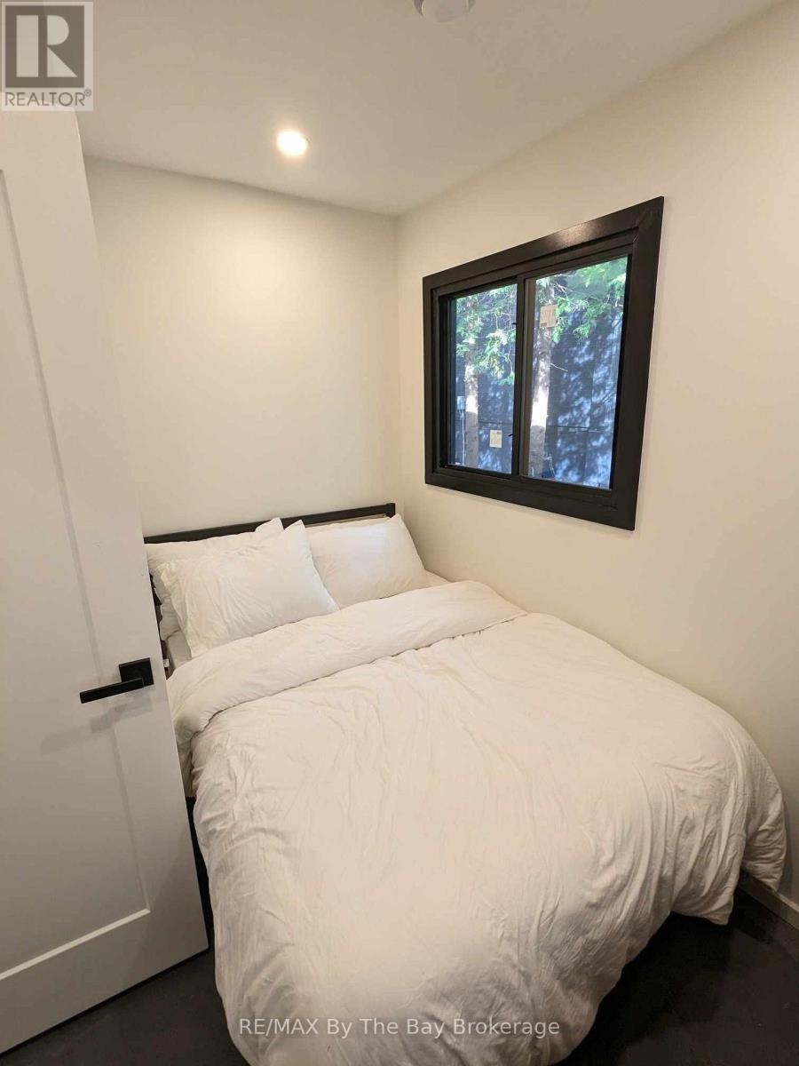 117 Glenlake Boulevard, Collingwood, ON - Indoor Photo Showing Bedroom