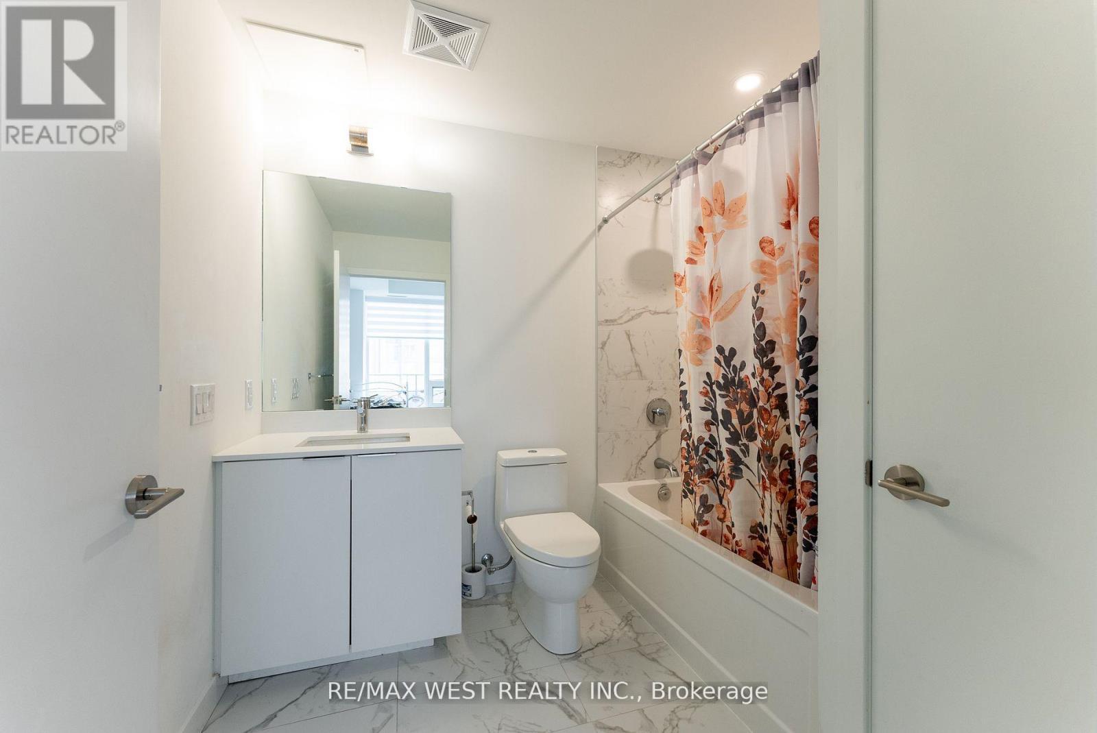 314 - 8 Olympic Garden, Toronto, ON - Indoor Photo Showing Bathroom