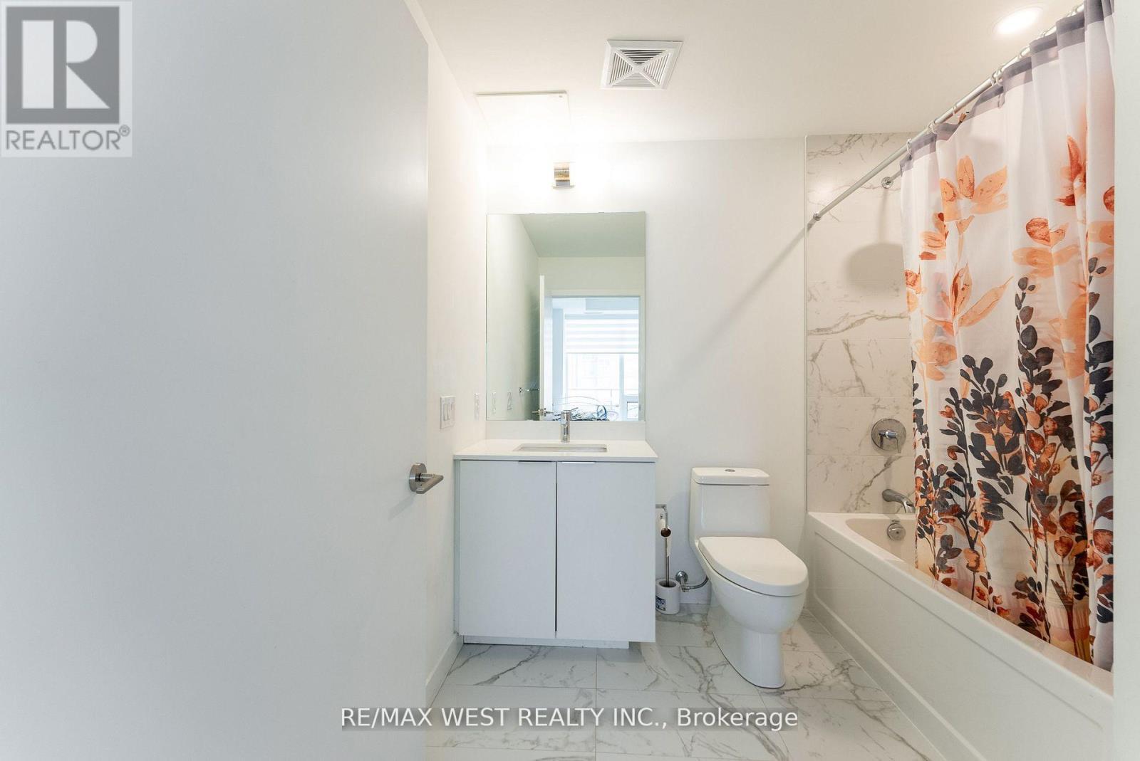 314 - 8 Olympic Garden, Toronto, ON - Indoor Photo Showing Bathroom