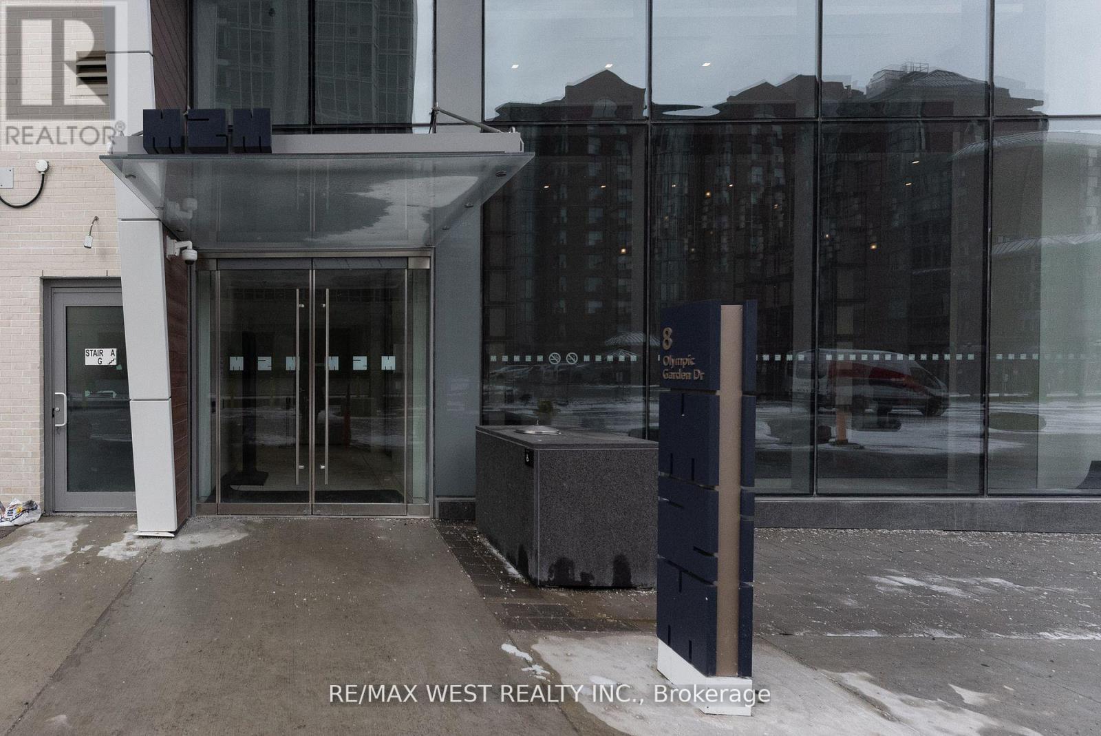 314 - 8 Olympic Garden, Toronto, ON - Outdoor