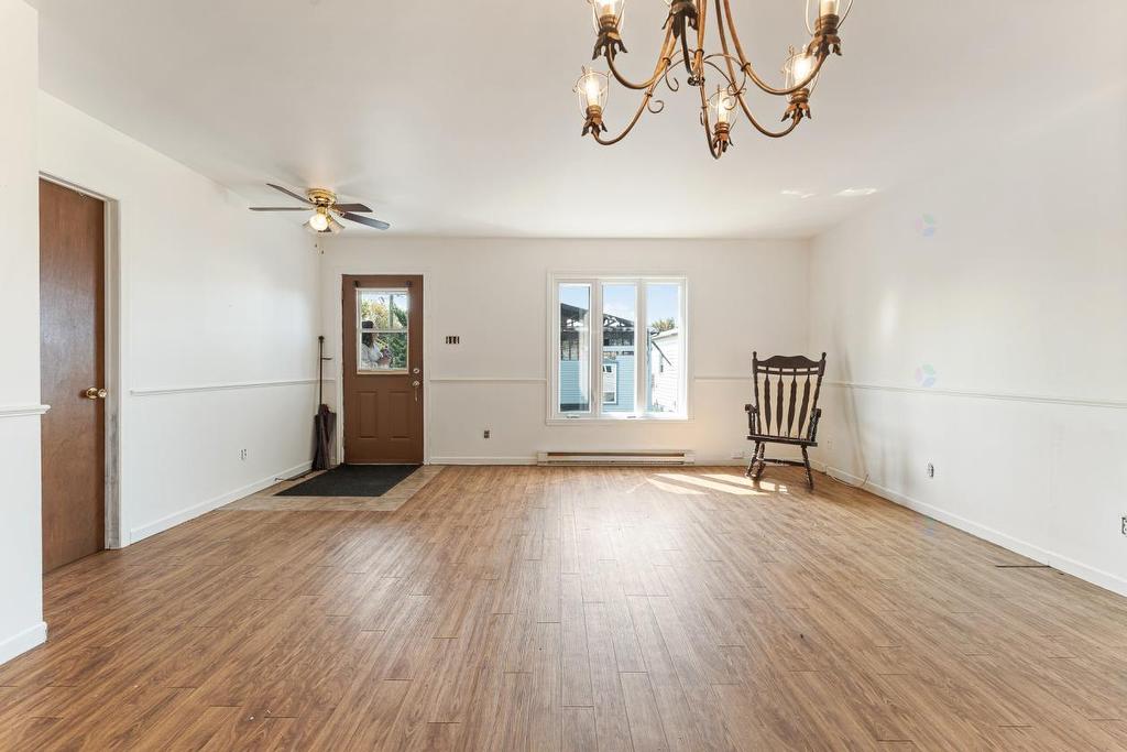 - 117Z - 121Z Rue Dollard, Magog, QC - Indoor Photo Showing Other Room