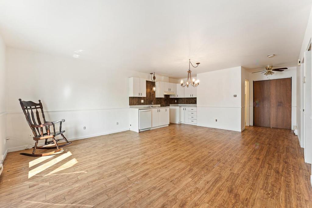 - 117Z - 121Z Rue Dollard, Magog, QC - Indoor