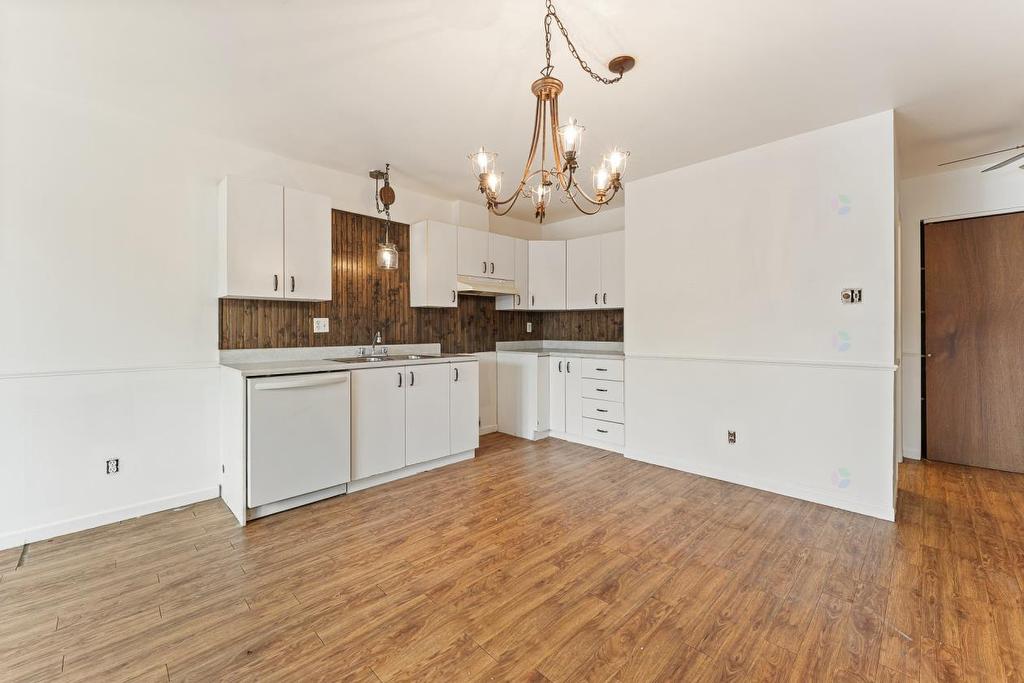 - 117Z - 121Z Rue Dollard, Magog, QC - Indoor Photo Showing Kitchen