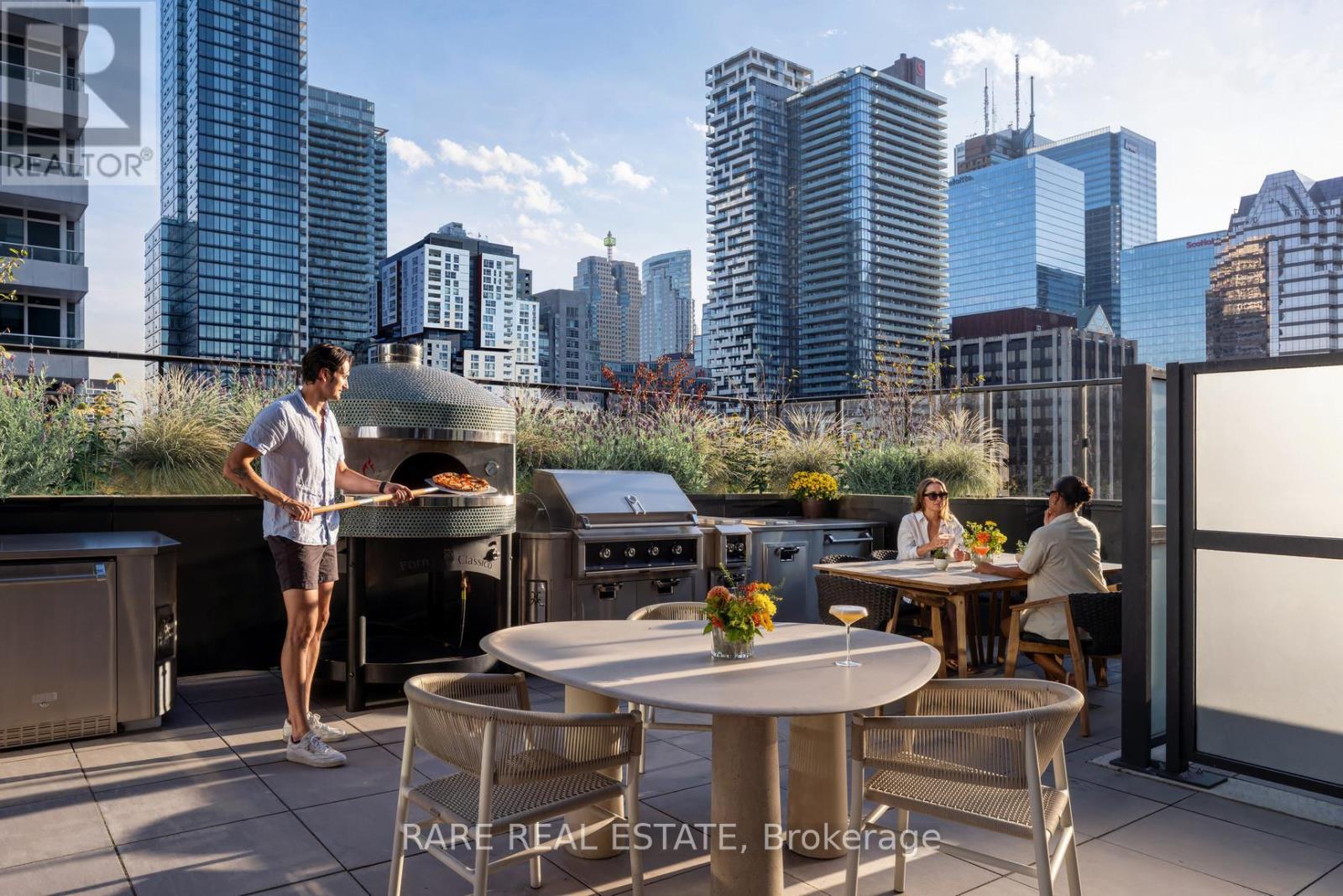 1804 - 30 Mutual Street, Toronto, ON - Outdoor With Facade