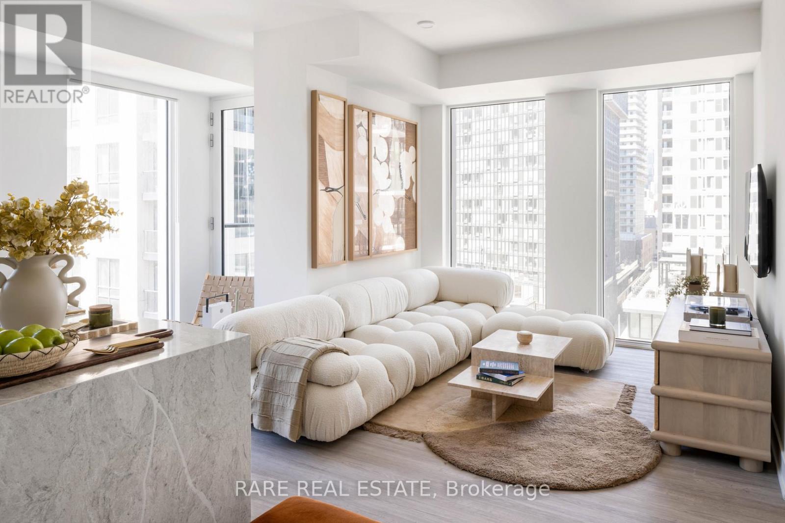 1804 - 30 Mutual Street, Toronto, ON - Indoor Photo Showing Living Room