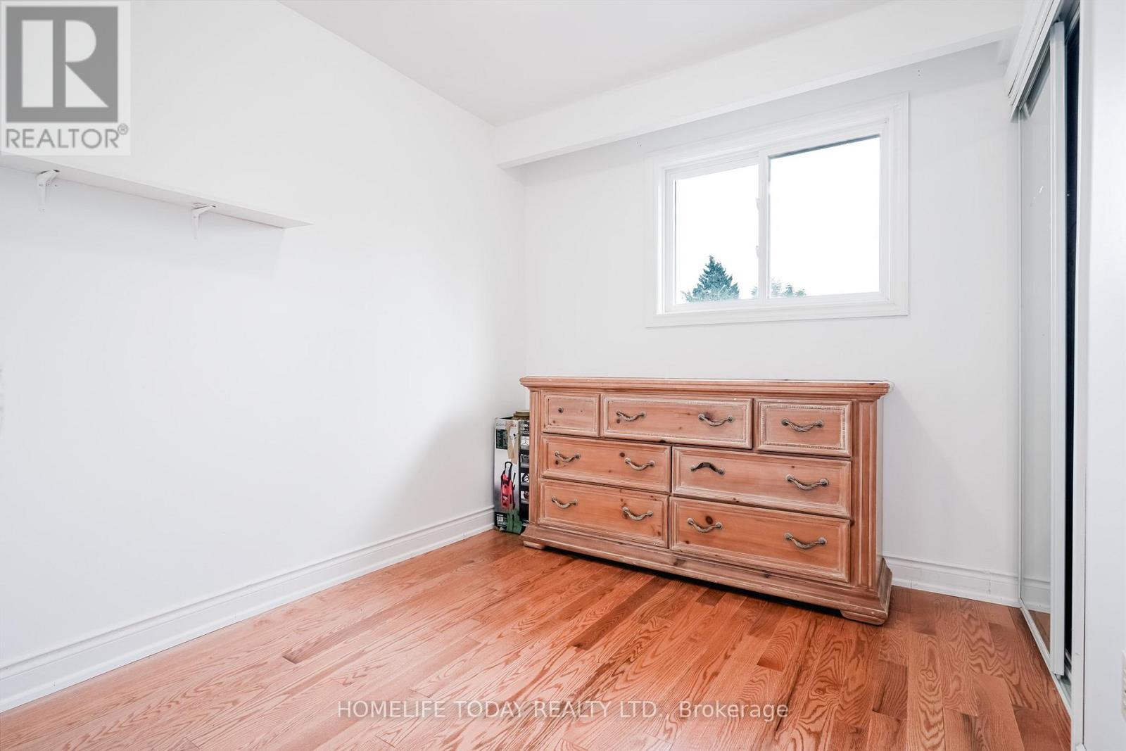 122 Valdor Drive, Toronto, ON - Indoor Photo Showing Other Room