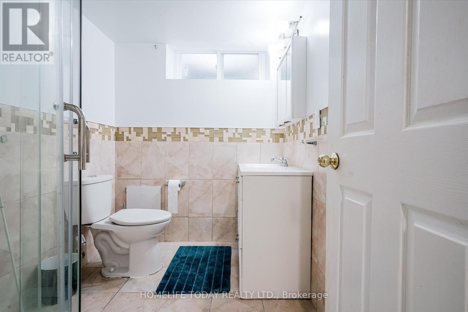122 Valdor Drive, Toronto, ON - Indoor Photo Showing Bathroom