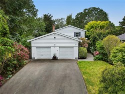 1120 St. Louis St Oak Bay, BC V8S 5B6