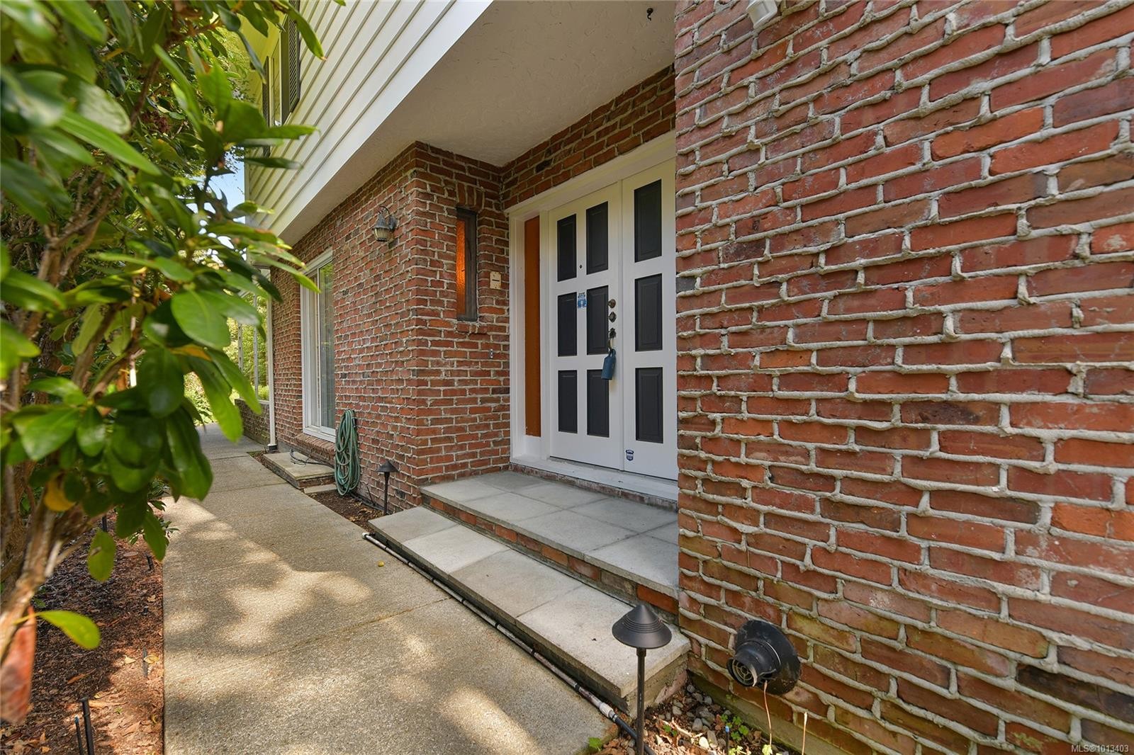 1120 St. Louis St, Oak Bay, BC