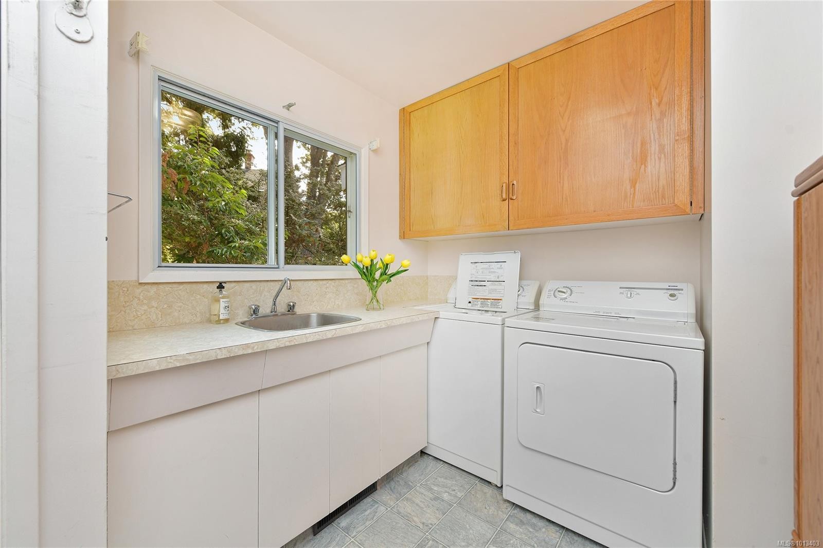 1120 St. Louis St, Oak Bay, BC