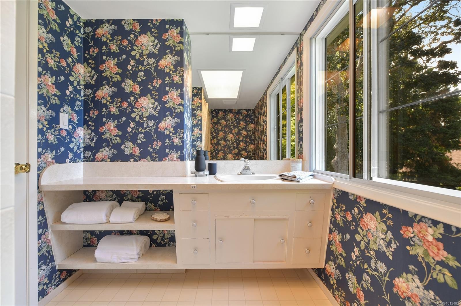 1120 St. Louis St, Oak Bay, BC