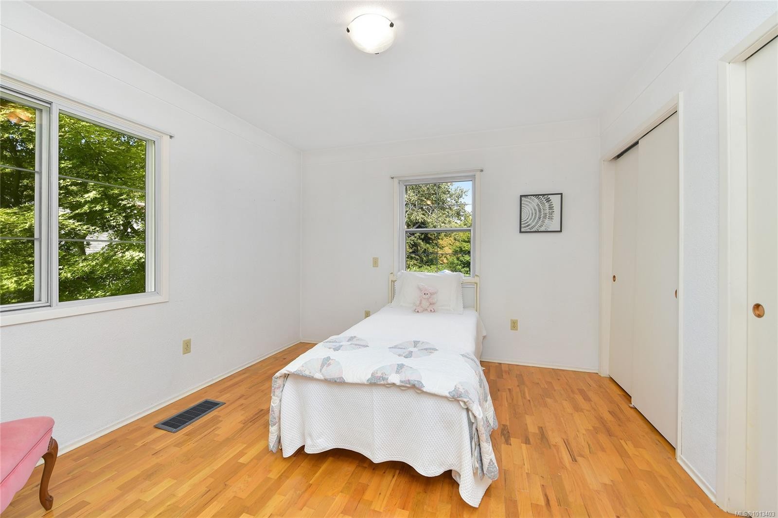 1120 St. Louis St, Oak Bay, BC