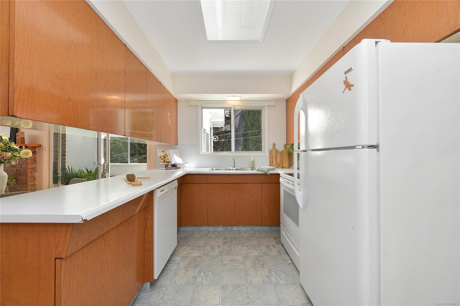 1120 St. Louis St, Oak Bay, BC