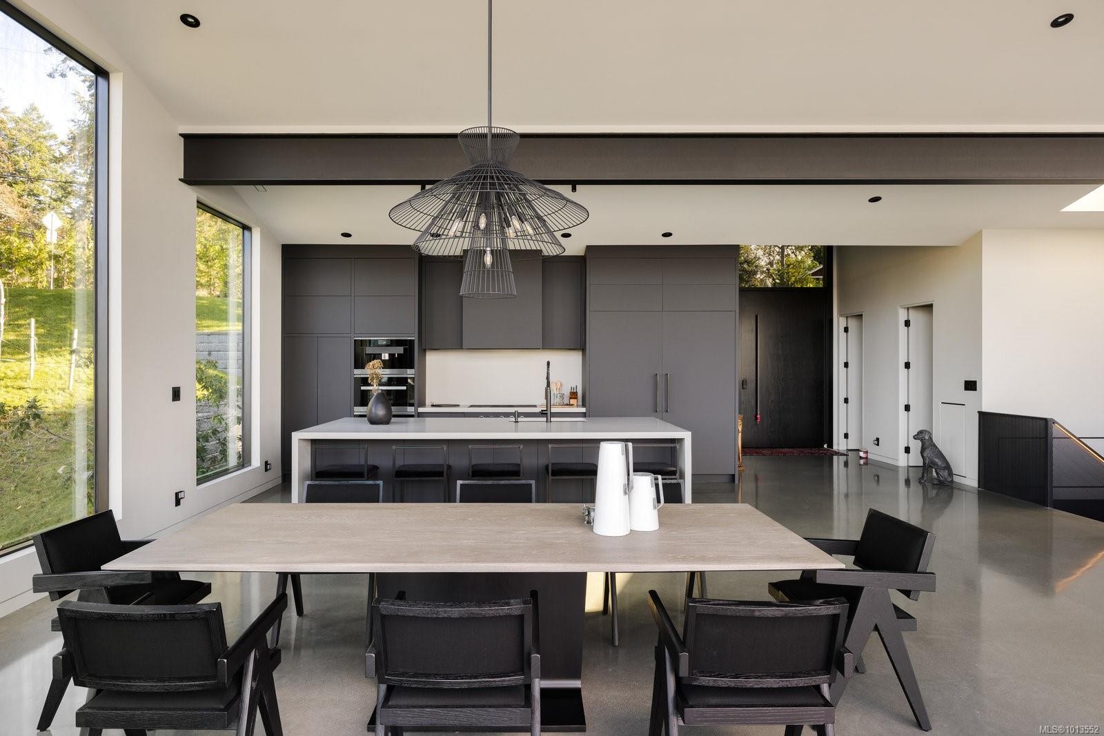 2701 Sea View Rd, Saanich, BC