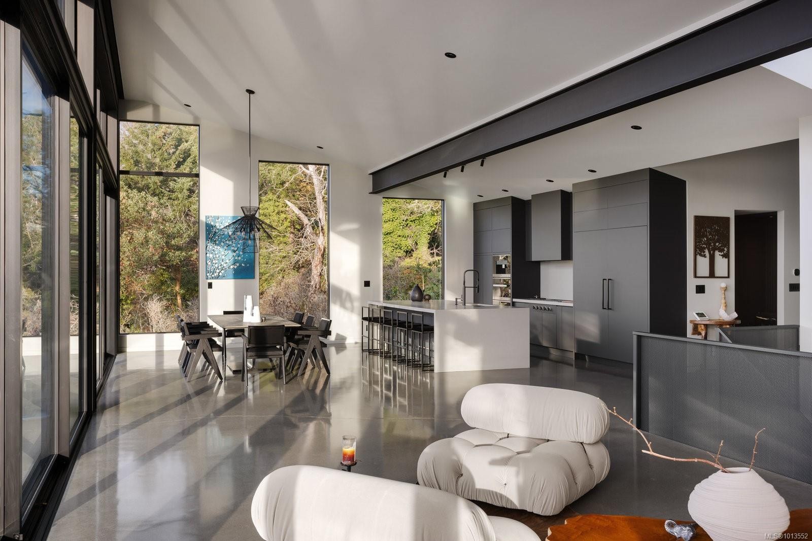 2701 Sea View Rd, Saanich, BC