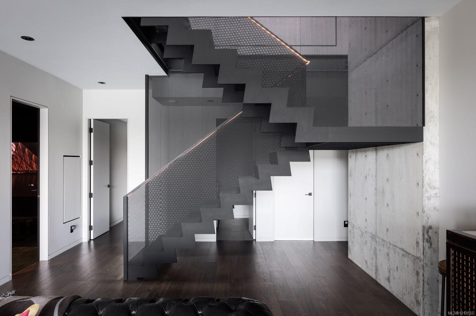 2701 Sea View Rd, Saanich, BC