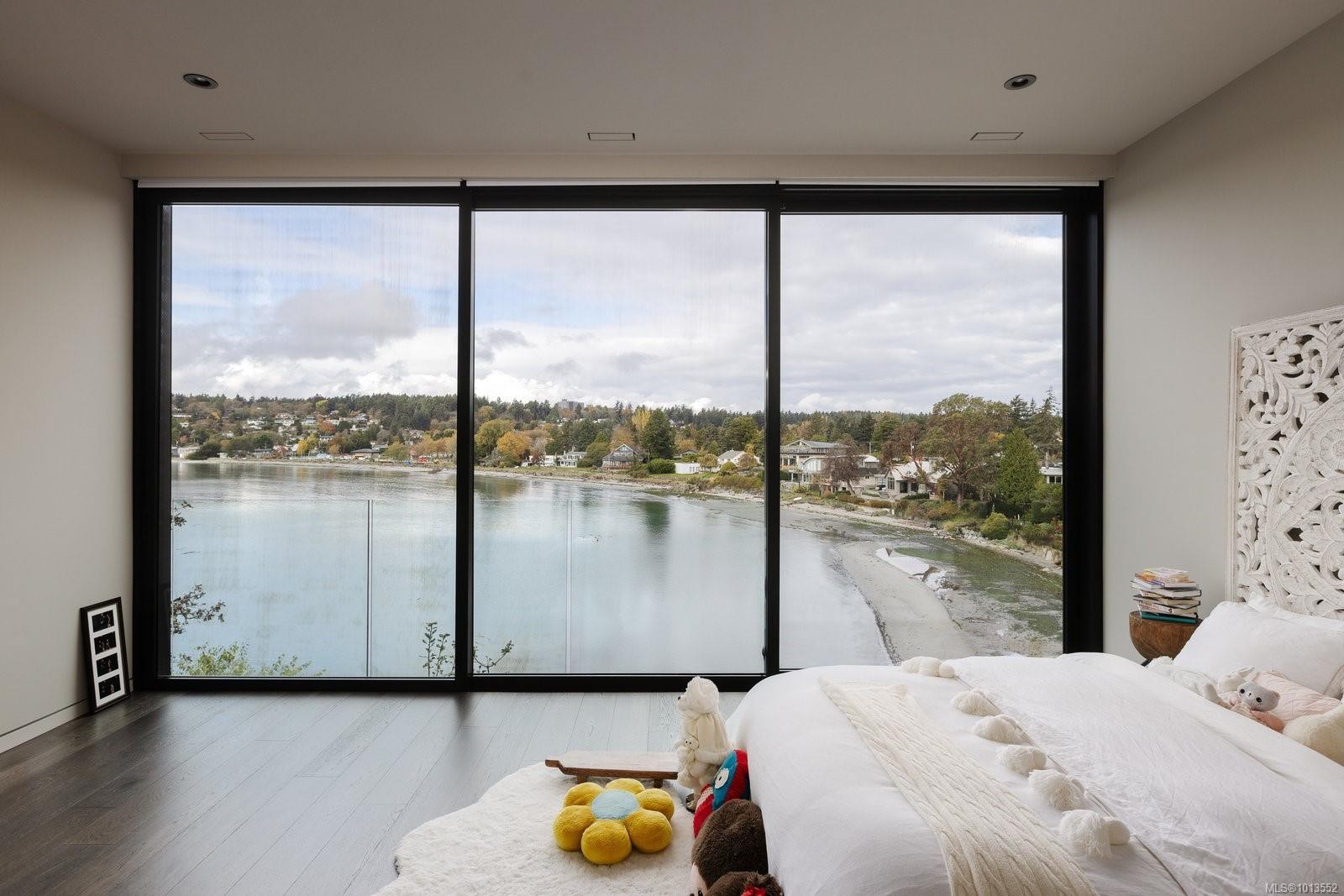 2701 Sea View Rd, Saanich, BC