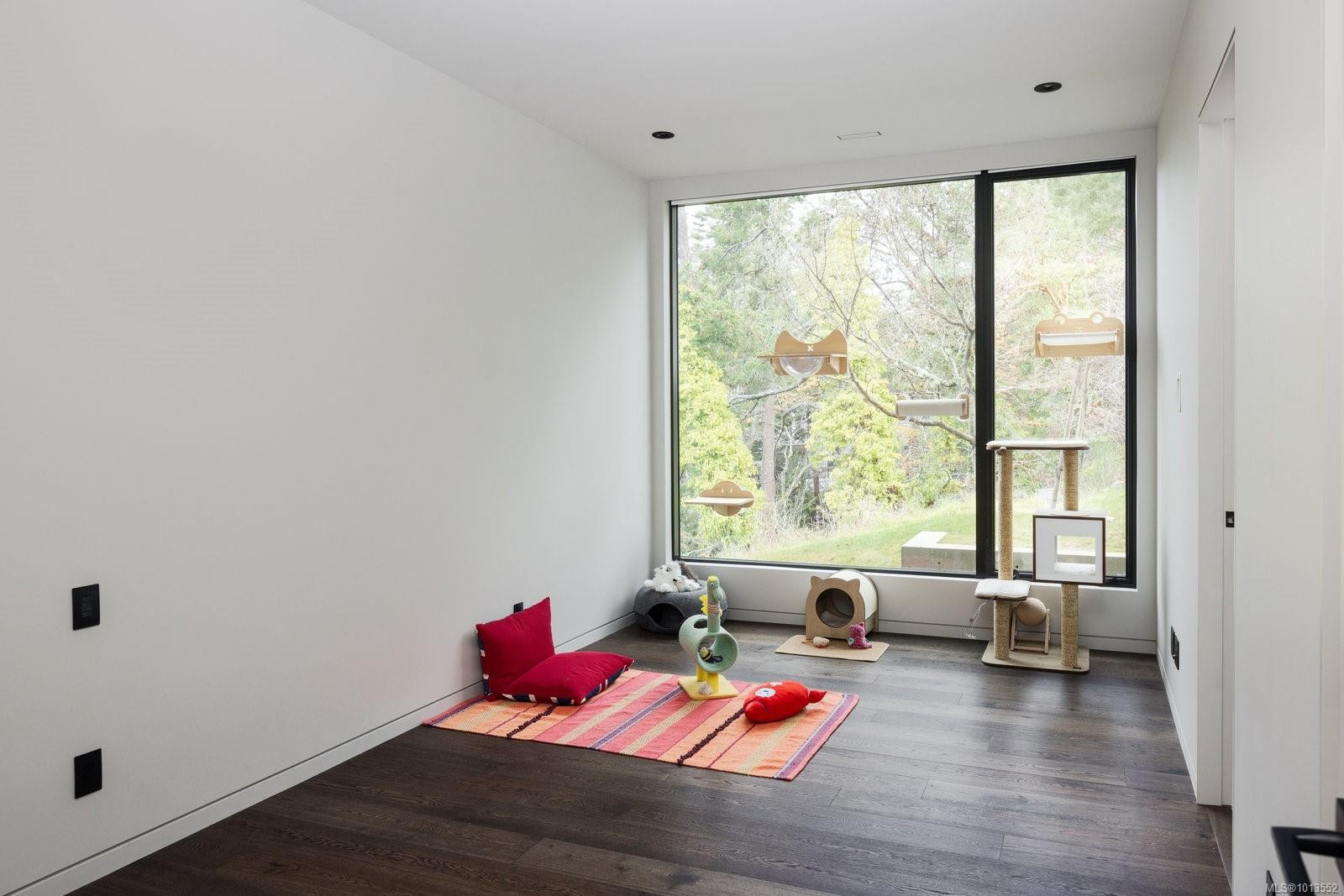 2701 Sea View Rd, Saanich, BC