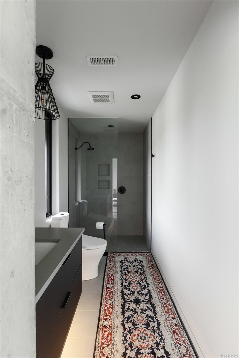 2701 Sea View Rd, Saanich, BC