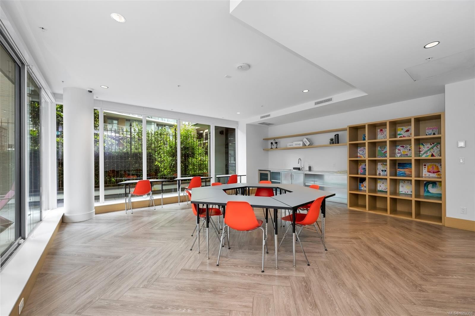 709-777 Herald St, Victoria, BC - Indoor