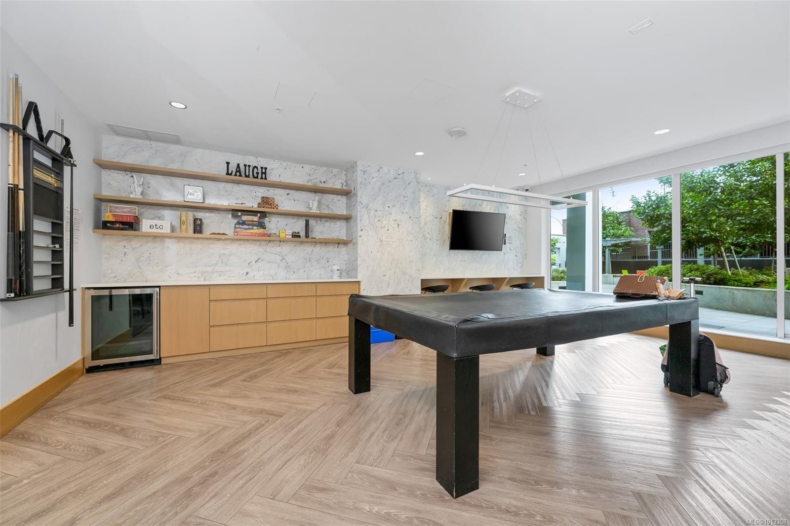 709-777 Herald St, Victoria, BC - Indoor Photo Showing Other Room