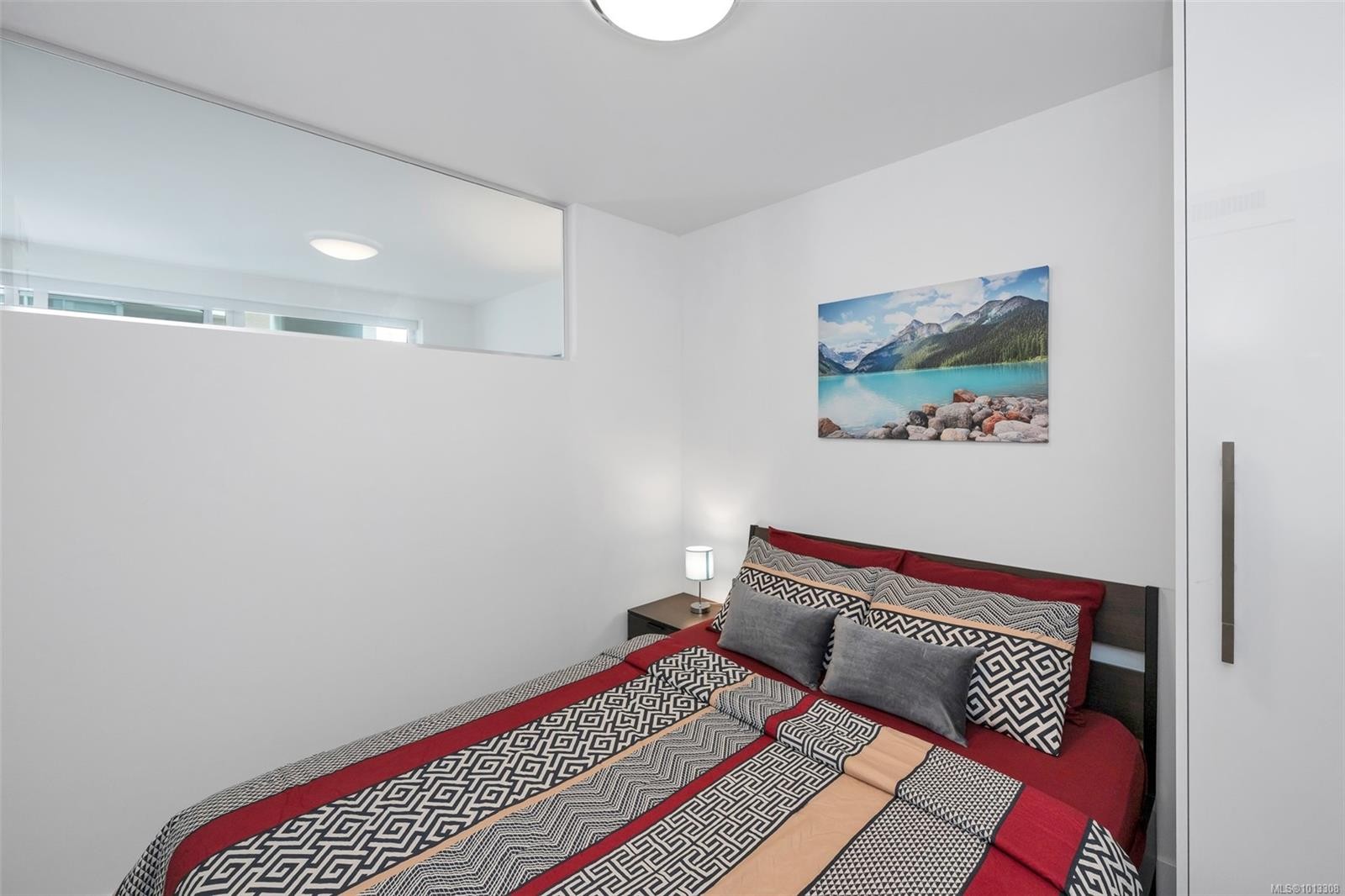 709-777 Herald St, Victoria, BC - Indoor Photo Showing Bedroom